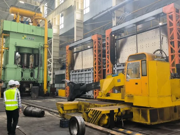 free-forging hydraulic press with manipulator free-forging hydraulic press with manipulator